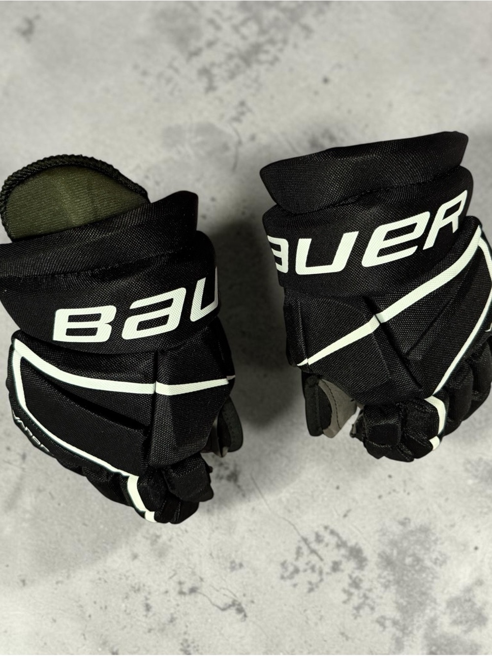 Bauer 2023 Vapor Volt Ice Hockey Gloves - Junior - Size 11